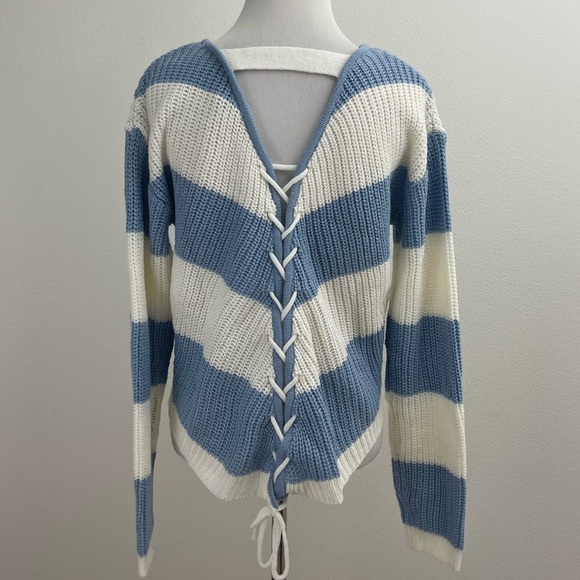 Derek Heart Blue and White V-Neck Sweater - Picture 2 of 6